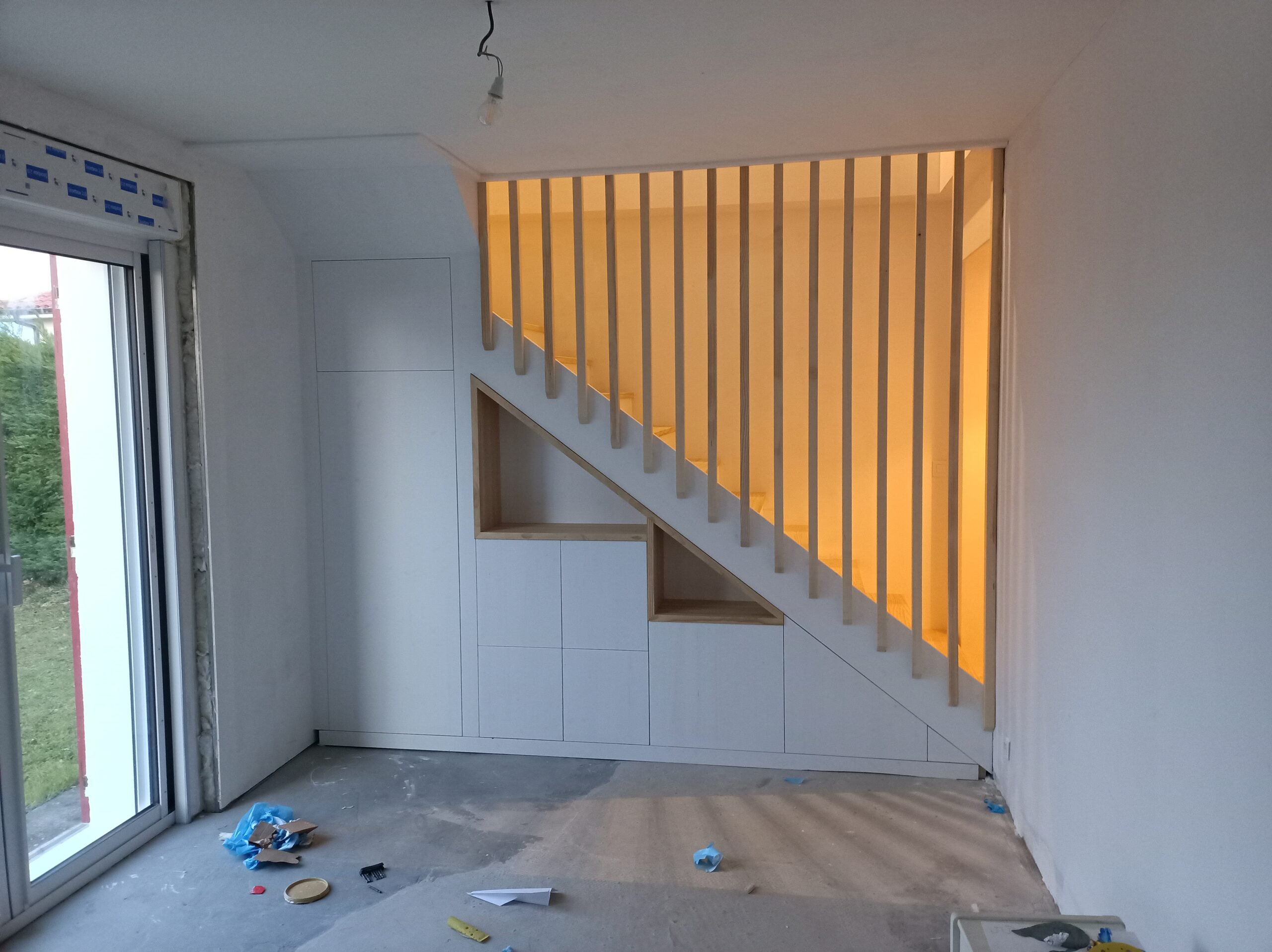 Agencement sous escalier