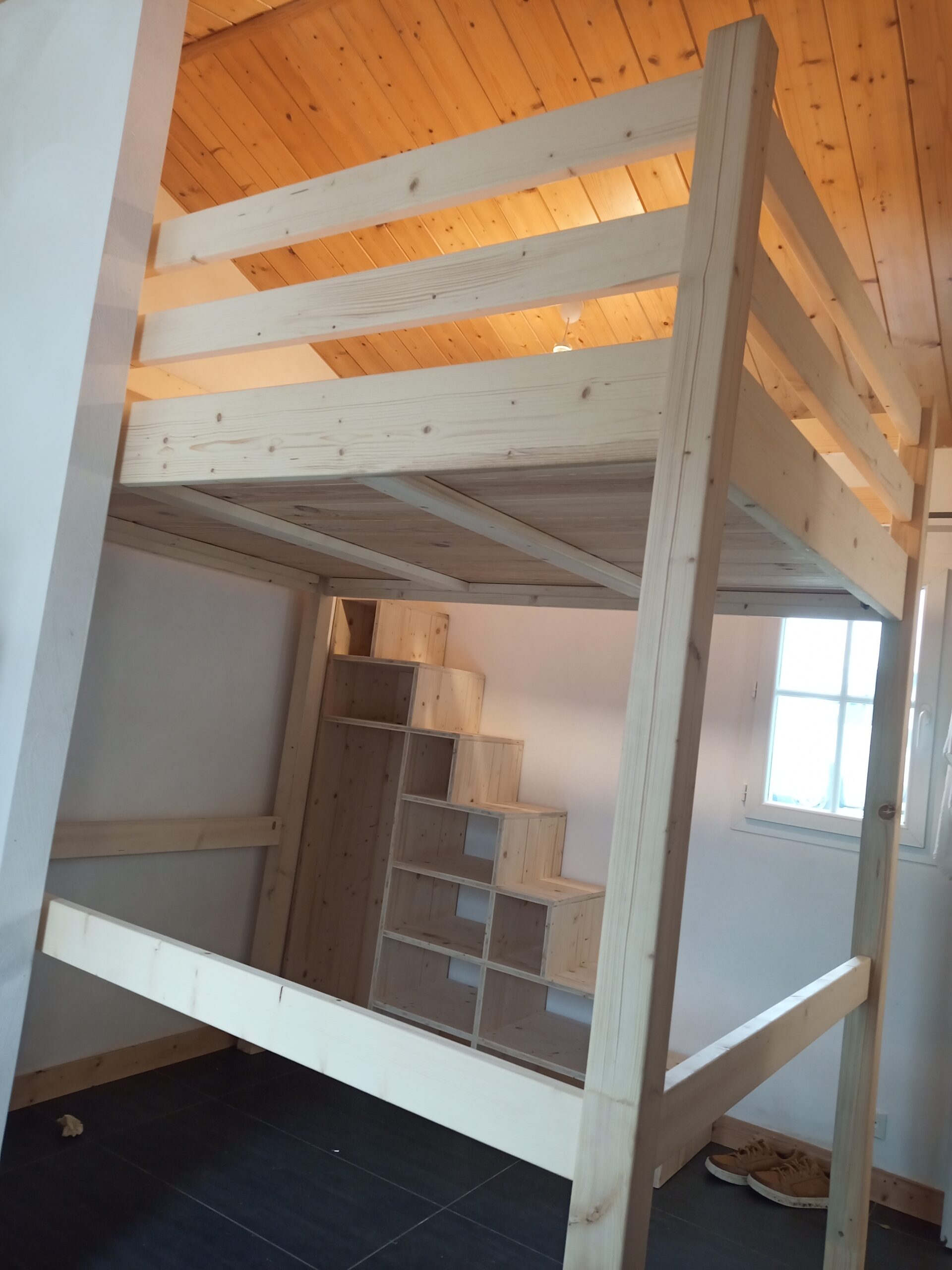 Lit mezzanine en sapin