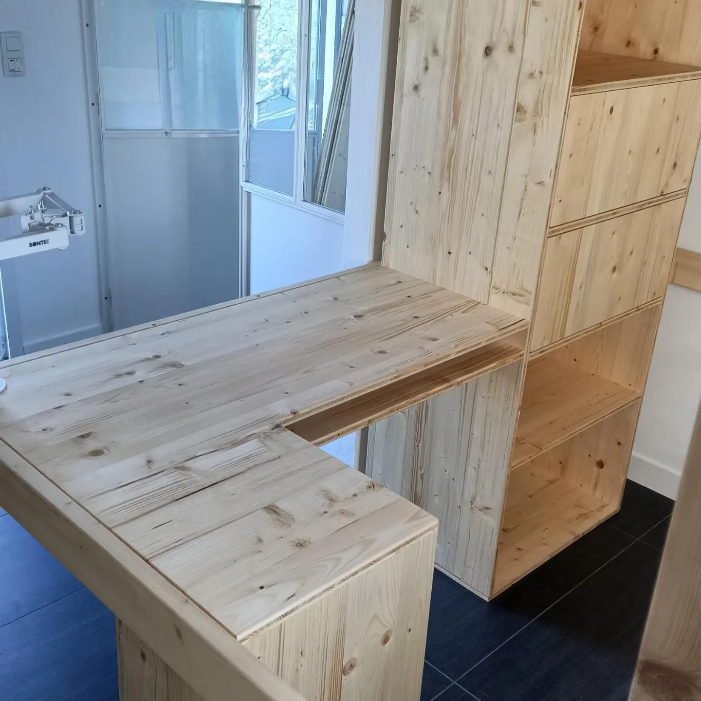 Bureau en épicéa